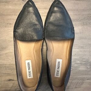 Steve Madden Steve Madden Ladies Feather Flat loafer size 7.5